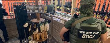 Завозили як гуманітарну допомогу: прикордонники викрили факт реалізації товарів військового призначення 